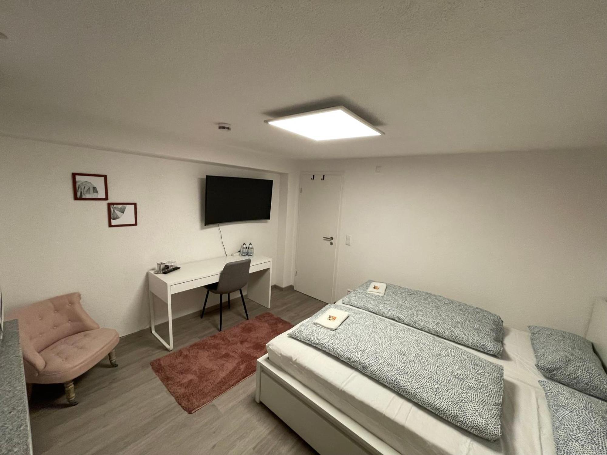 #3 Bequemes Zimmer Mit Pool Und Garten Memmingen Extérieur photo