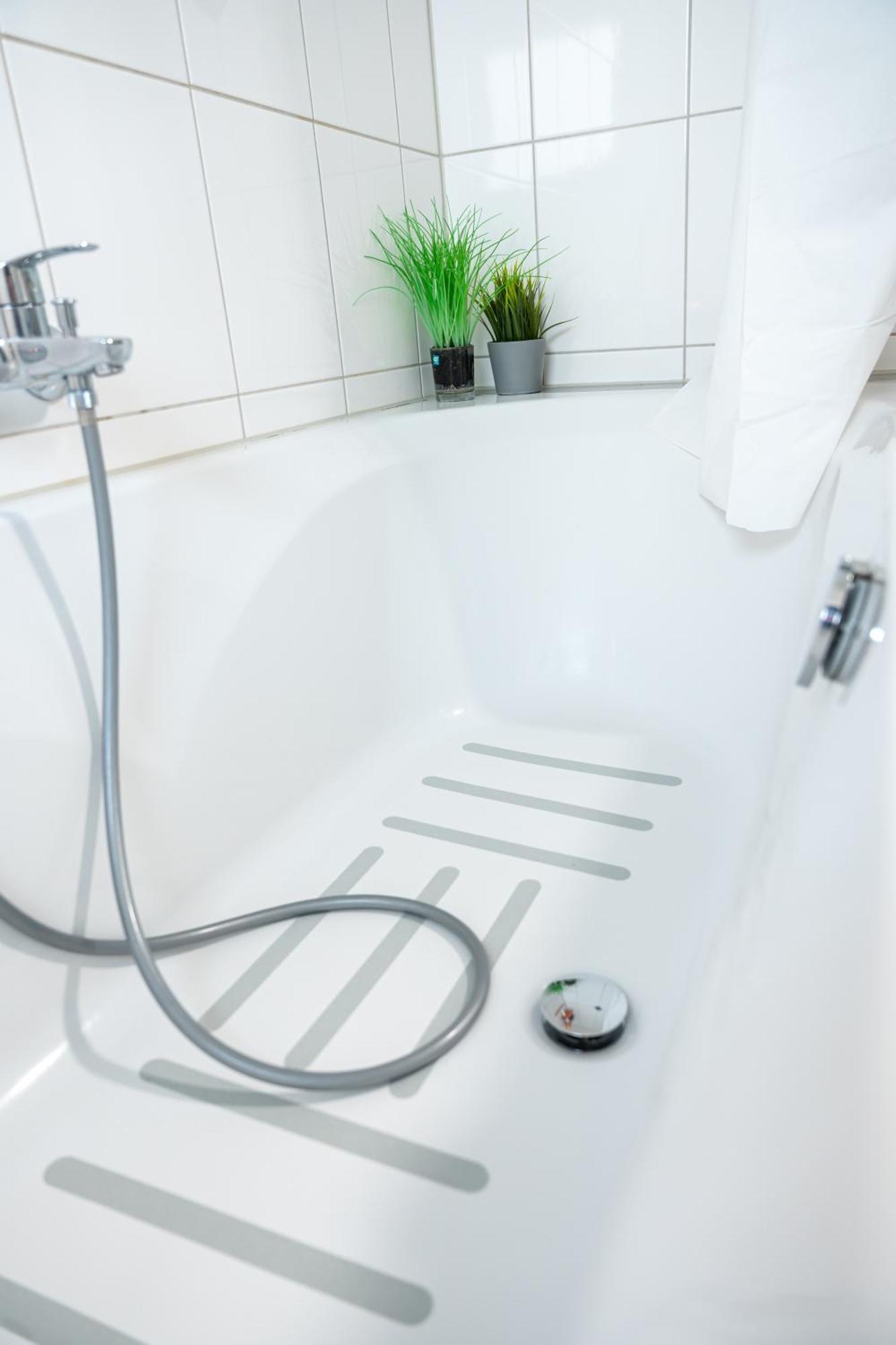 #3 Bequemes Zimmer Mit Pool Und Garten Memmingen Extérieur photo